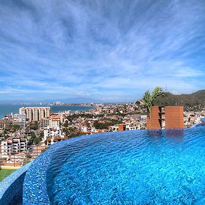 Pinnacle Resorts 220